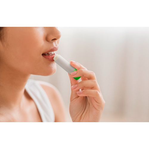 pink JOLIE VEGAN. Bálsamo labial vegano, en ABS reciclado (100% rABS) y PP, con aroma de vainilla