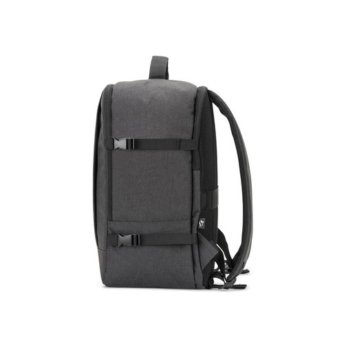 gris oscuro CIES. Mochila que cumple con las medidas exigidas por las compañías aéreas, fabricada en poliéster reciclado 600D de alta densidad