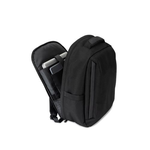 YANGON BPACK. Mochila antirrobo, en sarga con revestimiento hidrófugo y poliéster reciclado 600D, para portátil de 17.3