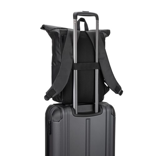 OSASCO BPACK. Sac à dos avec système de fermeture à glissière permettant de rouler la partie supérieure pour l'adapter au volume du sac à dos, fabriqué en polyester recyclé 600D - 7