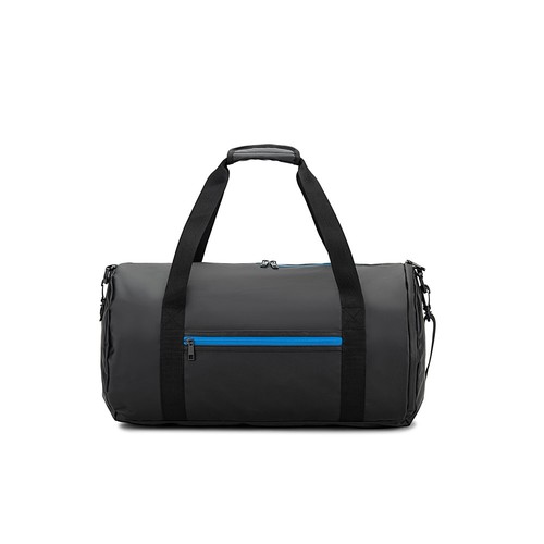 azulón OSASCO SPORT. Bolsa de deporte de forma cilíndrica fabricada en poliéster reciclado 600D de alta densidad con compartimento lateral para zapatillas