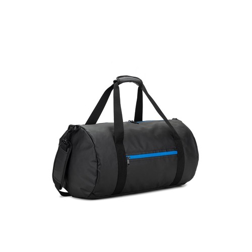 azulón OSASCO SPORT. Bolsa de deporte de forma cilíndrica fabricada en poliéster reciclado 600D de alta densidad con compartimento lateral para zapatillas