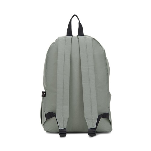ROSARIO. Mochila clásica con un diseño atemporal en poliéster reciclado 600D