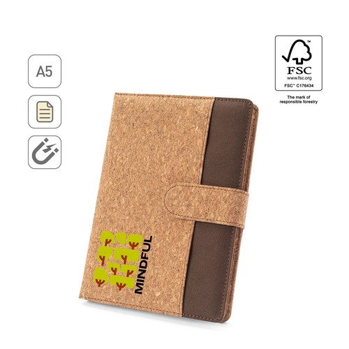 FIELDING. CARPETA A5 DE CORCHO Y POLIÉSTER RECICLADO (100% RPET) CON BLOC DE NOTAS EXTRAÍBLE
