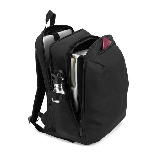 UDINE. Mochila con un compartimento de apertura completa en poliéster reciclado 300D de alta densidad de 16