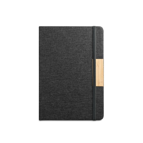 black MÁRQUEZ. Cuaderno de tapa dura A5 fabricado en tejido de PET 100 % reciclado, con páginas rayadas recicladas