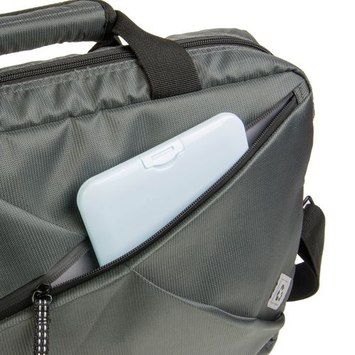 Etui porte-masque en PP avec traitement anti-bactérienne. ISO 22196 - 6