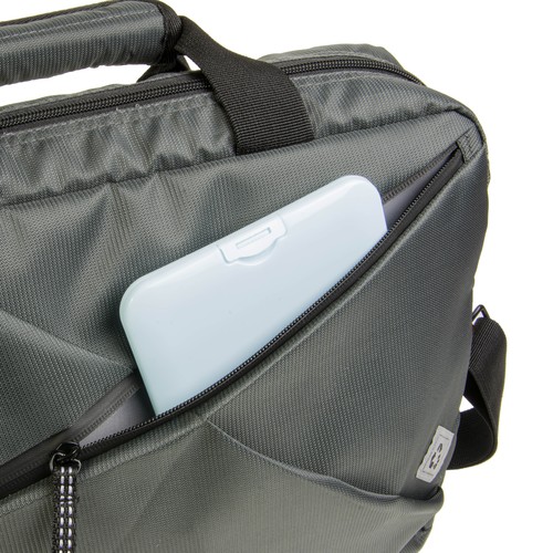Etui porte-masque en PP avec traitement anti-bactérienne. ISO 22196 - 5