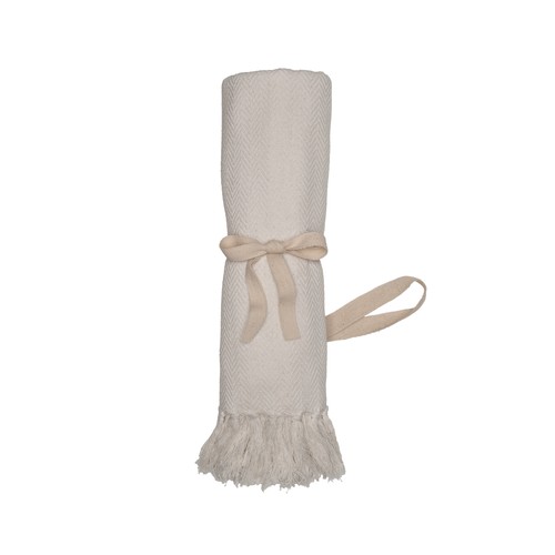 Fringed blanket made of 100% recycled material Fringed blanket made of 100% recycled material