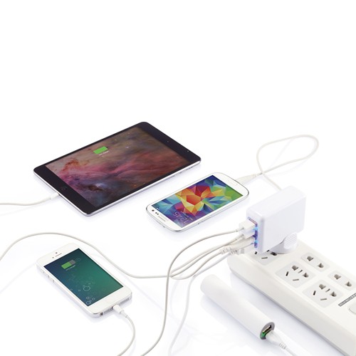 Adaptateur de voyage avec 4 ports USB thumbnail 4