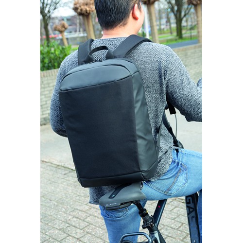 black Mochila Madrid antirobo con RFID y USB sin PVC