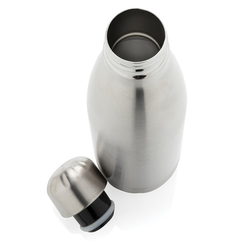 plateado Botella de acero inoxidable aislada al vacío