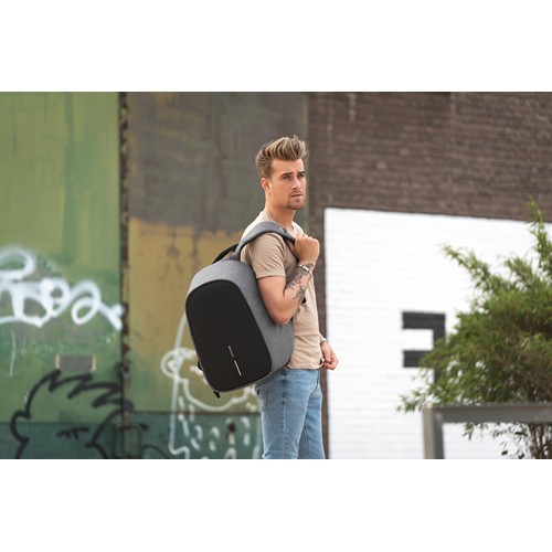 Bobby Hero Regular, mochila antirrobo