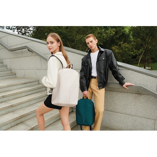 verde bosque Bobby Soft, mochila antirrobo