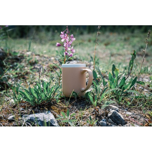 Taza de cerámica con borde blanco 300ml.