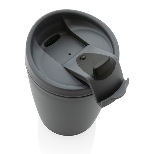 Mug en PP recyclé GRS avec couvercle à bascule