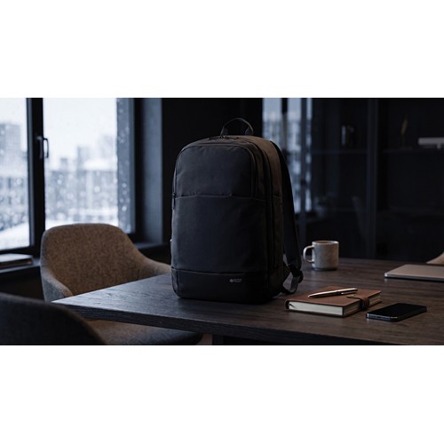 Swiss Peak AWARE™ moderner 15,6" Laptop-Rucksack