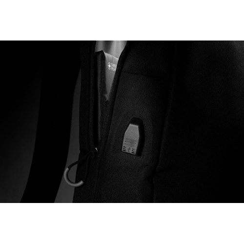 black Mochila para portátil Swiss Peak AWARE™ RFID y USB A