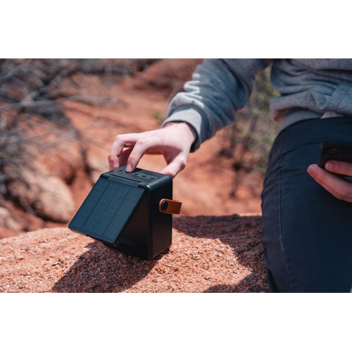 black Altavoz solar 12W plástico reciclado RCS Skywave