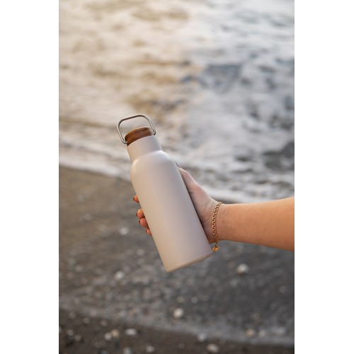 Botella vacio VINGA Ciro RCS reciclada 580 ml