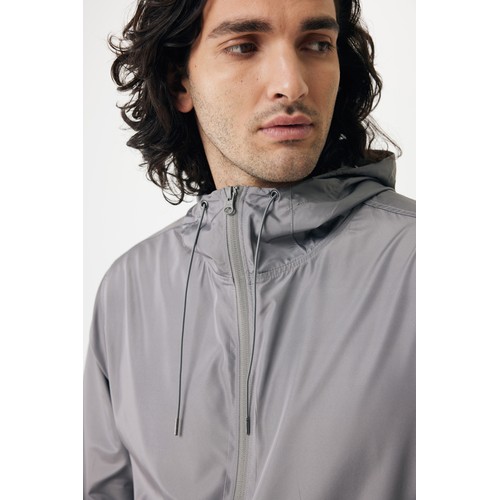 Chaqueta ligera Iqoniq Logan de poliéster reciclado