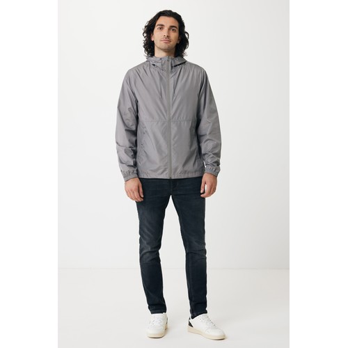 Chaqueta ligera Iqoniq Logan de poliéster reciclado