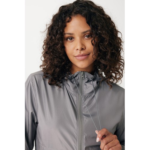 Chaqueta ligera Iqoniq Logan de poliéster reciclado