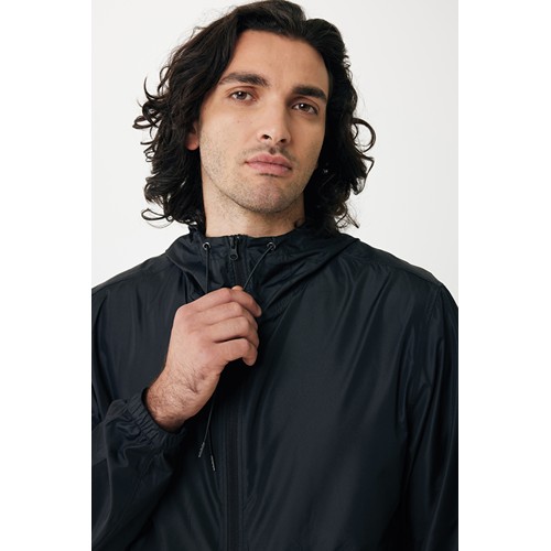 black IQONIQ Logan Chaqueta Corta Vientos Poliéster Reciclado