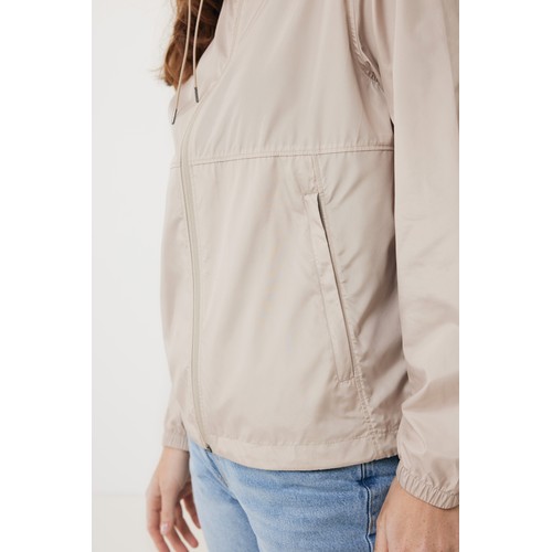Chaqueta ligera Iqoniq Logan de poliéster reciclado