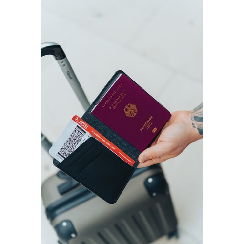 Porta pasaporte Travelfinder poliéster RCS con localización