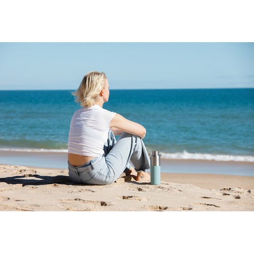 Botella de agua Fluid acero reciclado certificado RCS 600 ml