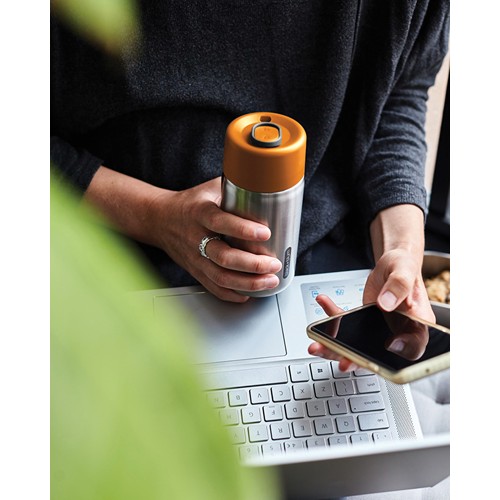 orange Taza aislada antigoteo acero inoxidable Black + Blum