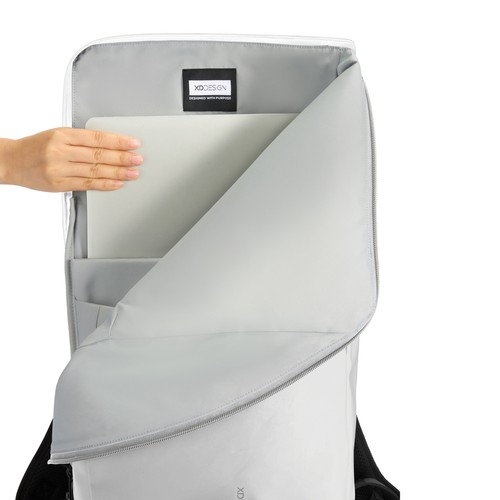 Mochila urbana resistente al agua con solapa