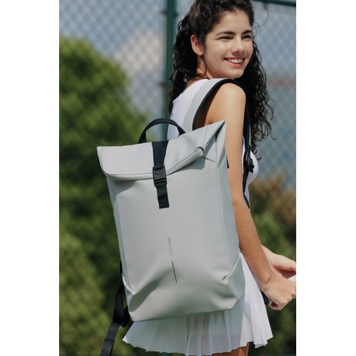 Mochila urbana resistente al agua con solapa