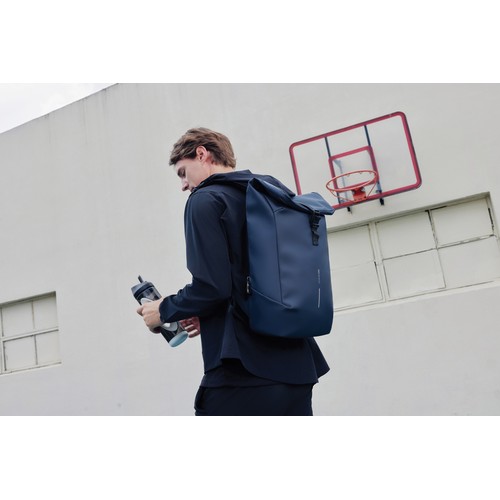 Mochila urbana resistente al agua con solapa