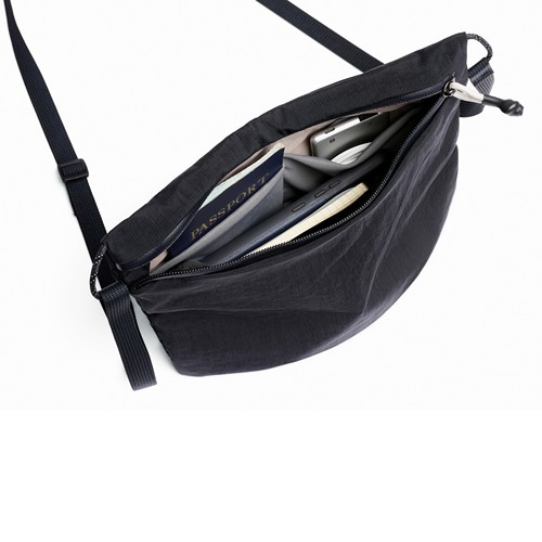 black Bolsa Bellroy Lite