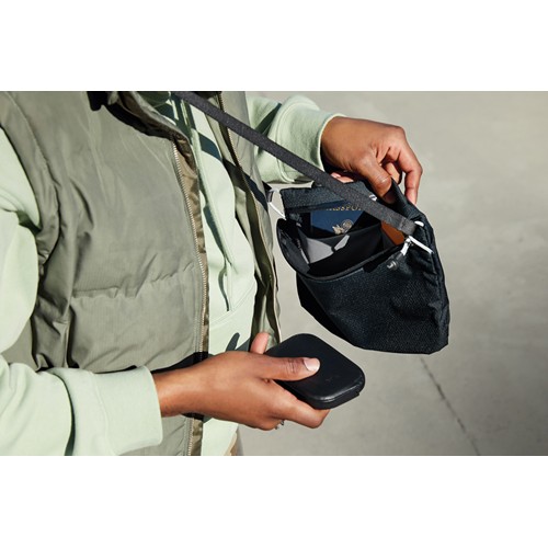 black Bolsa Bellroy Lite