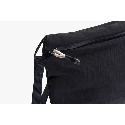 black Bolsa Bellroy Lite