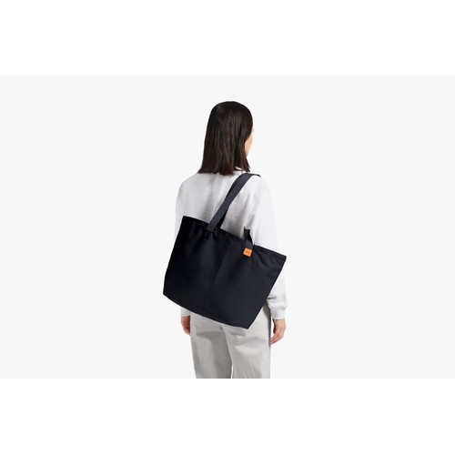 black Bolsa tote Bellroy Market
