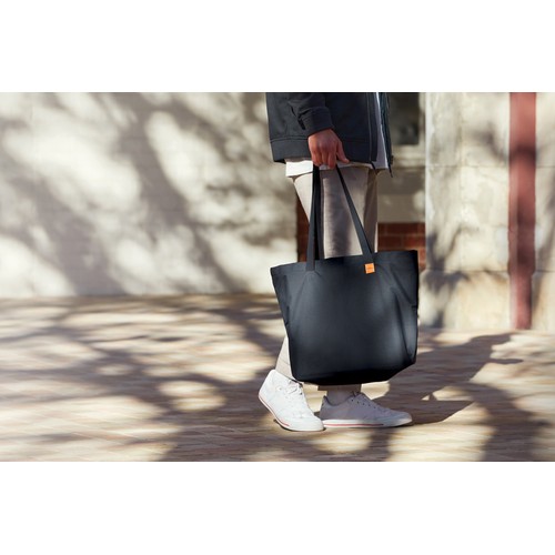 black Bolsa tote Bellroy Market