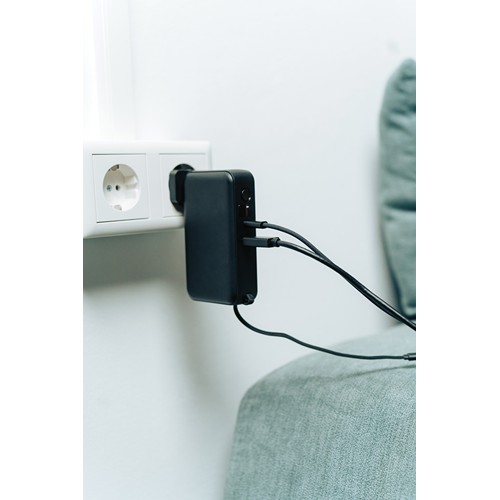 black Cargador híbrido Urban Vitamin Eureka RCS reciclado 65W