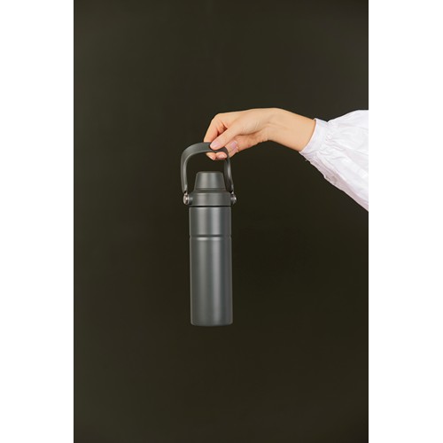green Botella VINGA Baltimore acero inoxidable RCS reciclada 600ml