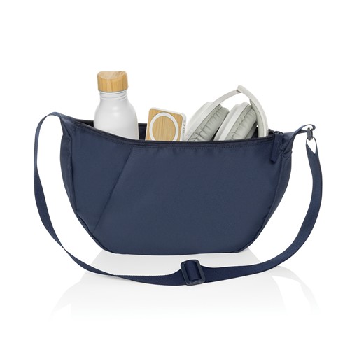 azul marino Bolsa bandolera de media luna Crescent XL AWARE™ RPET