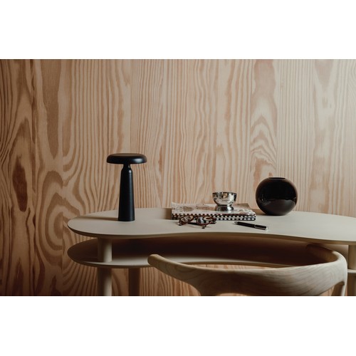 black Lámpara de mesa VINGA Avery RCS