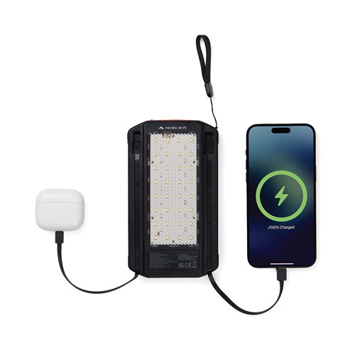 black Powerbank solar 10.000 mAh Nordic Drift Titan con 3 paneles