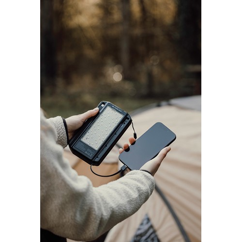 black Powerbank solar 10.000 mAh Nordic Drift Titan con 3 paneles
