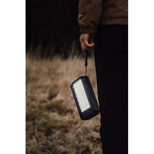 black Powerbank solar 10.000 mAh Nordic Drift Titan con 3 paneles