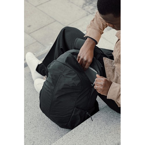 black Mochila KENTO URBAN RCS nailon reciclado 15,6