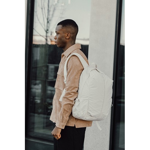 beis Mochila KENTO URBAN RCS nailon reciclado 15,6