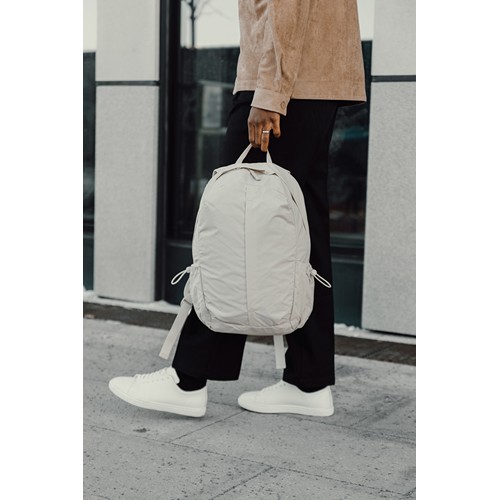 beis Mochila KENTO URBAN RCS nailon reciclado 15,6